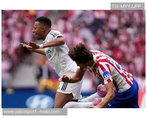 姆巴佩强势突破库巴西防线为皇马赢得宝贵角球机会